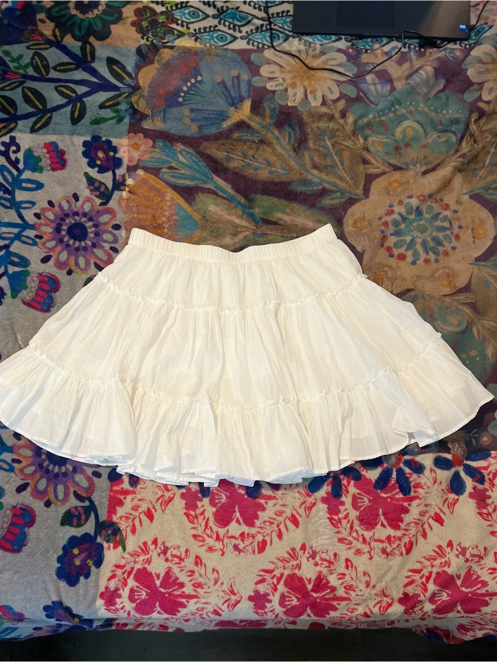 American Eagle White Tiered Ruffle Mini Skort Size Large